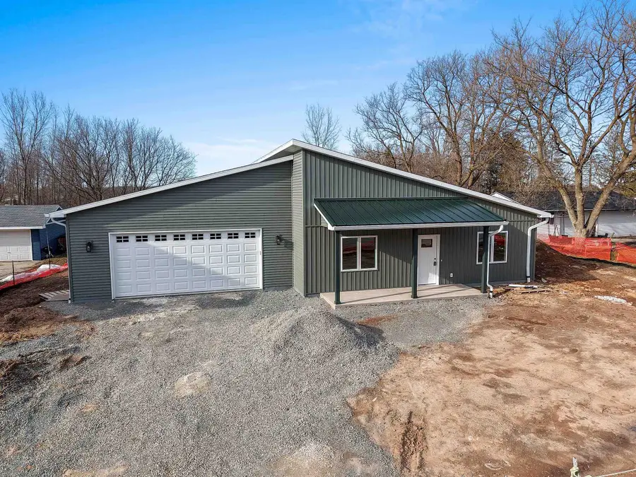 621 E Pearl Street, Seymour, WI 54165 - #2