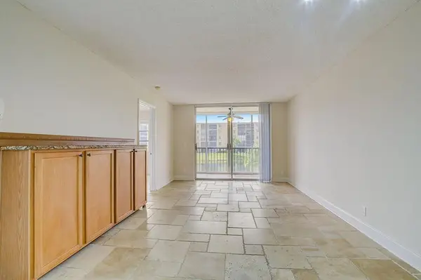 7940 NW 50th Street #203, Lauderhill, FL 33351