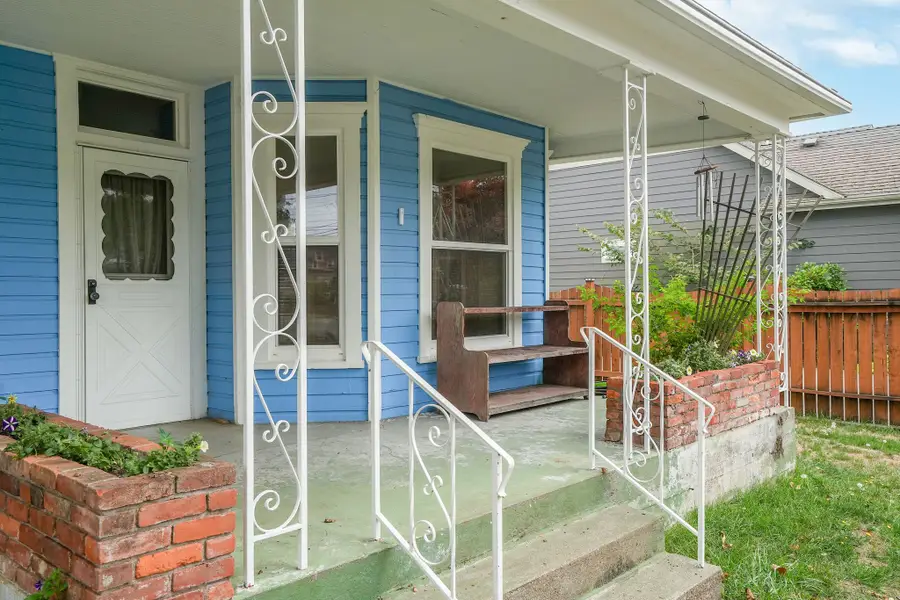 601 S Water St, Silverton, OR 97381 - Image #3