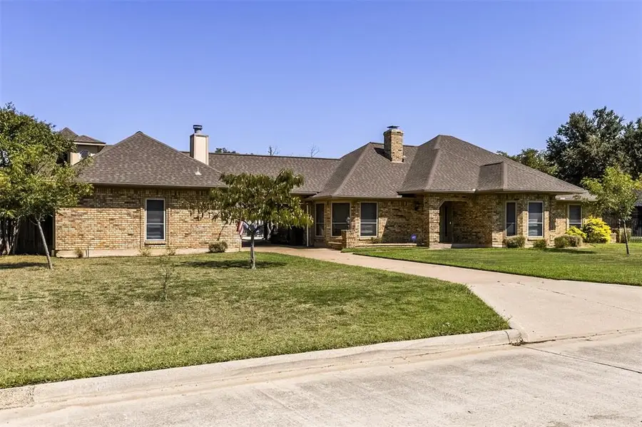 813 Shady Creek Drive, Kennedale, TX 76060 - #2