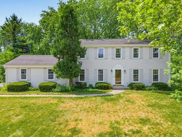 2505 Almesbury Ave, Brookfield, WI 53045