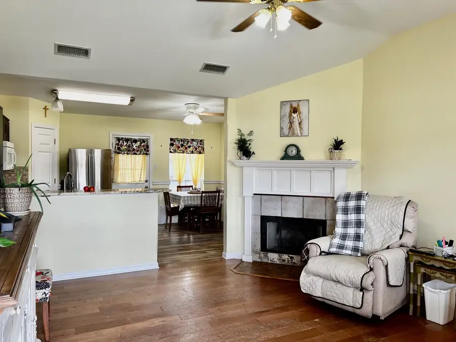 13519 Chase St, Gonzales, LA 70737 - #2