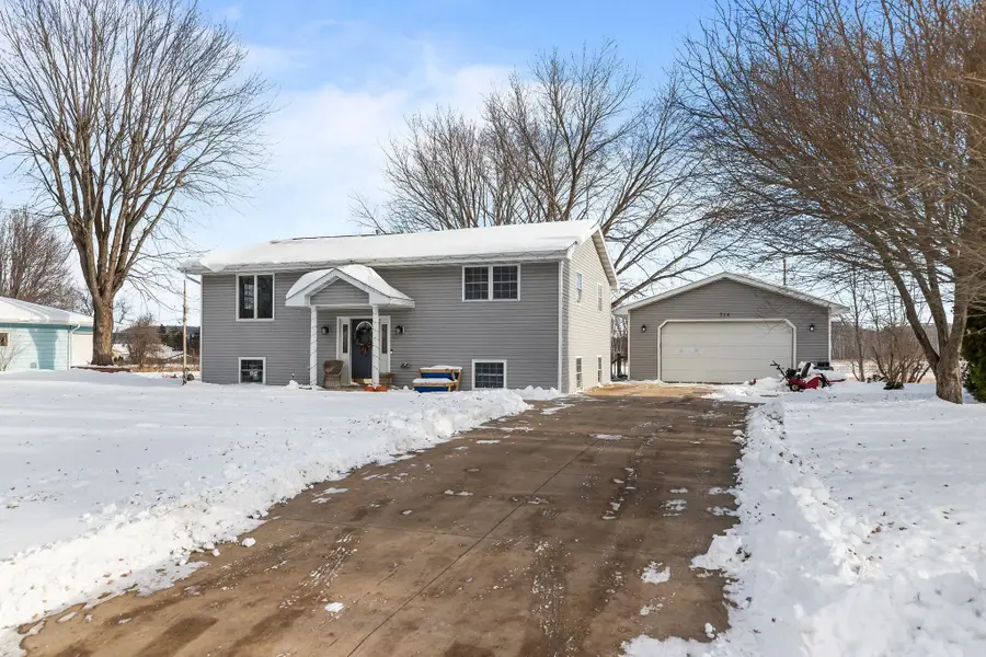 714 Giese Street, Hortonville, WI 54944 - Image #2