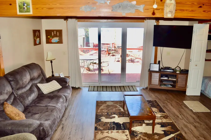 985 Lake Drive, Hornbeak, TN 38232 - Image #2