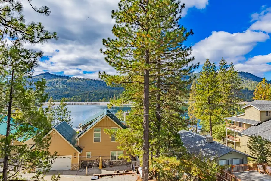 37739 Shoreline, Bass Lake, CA 93604 - Image #2