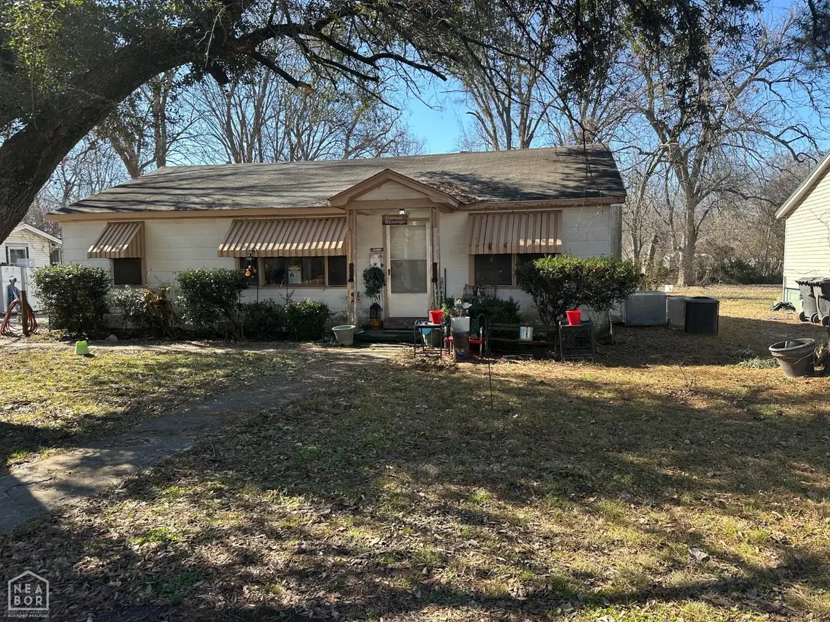 221 N 7th Street, West Helena, AR 72390 - #1