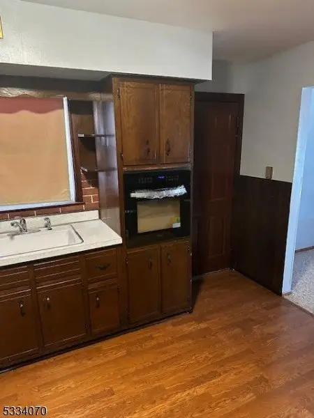 187 Oak Tree Ave, South Plainfield Boro, NJ 07080-4406