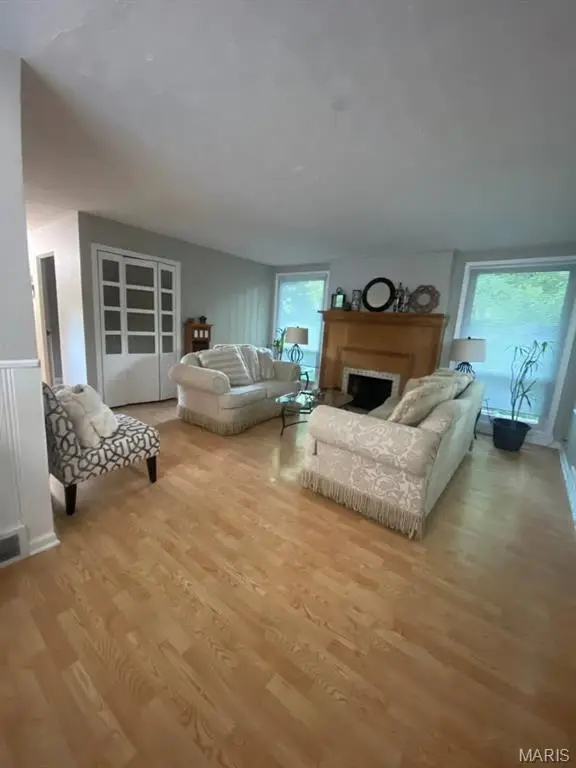 235 N Dellwood Road, Saint Louis, MO 63135 - #2
