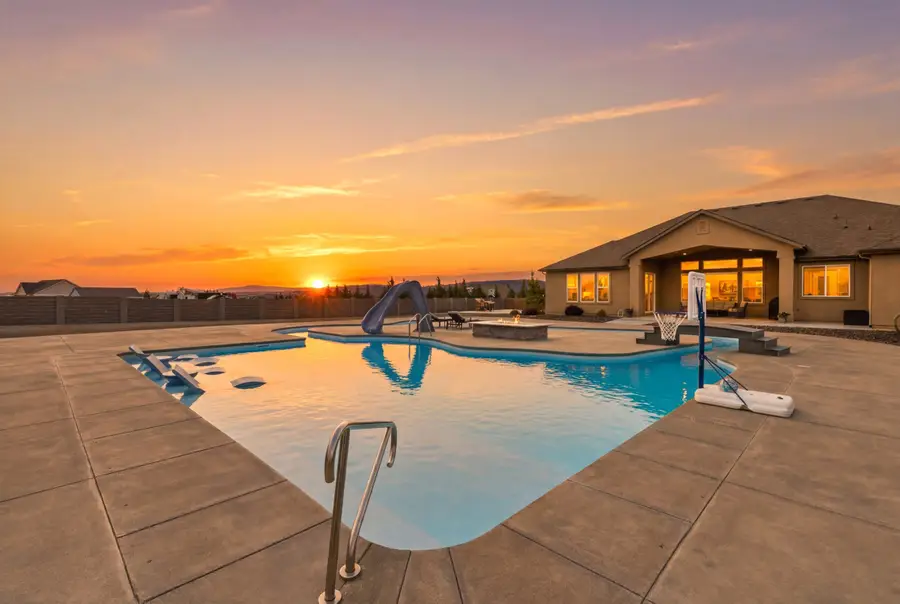 14751 S Furlong Ln, Kennewick, WA 99338 - #3