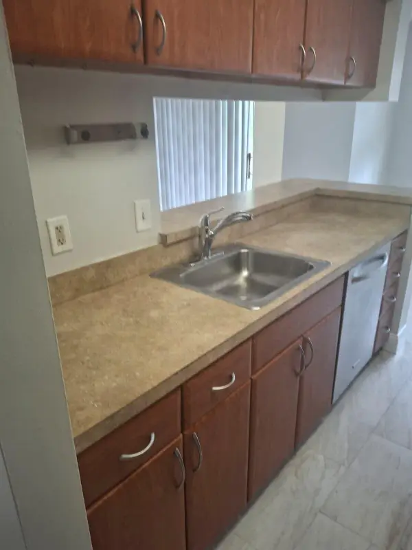 9833 Westview Drive #813, Coral Springs, FL 33076