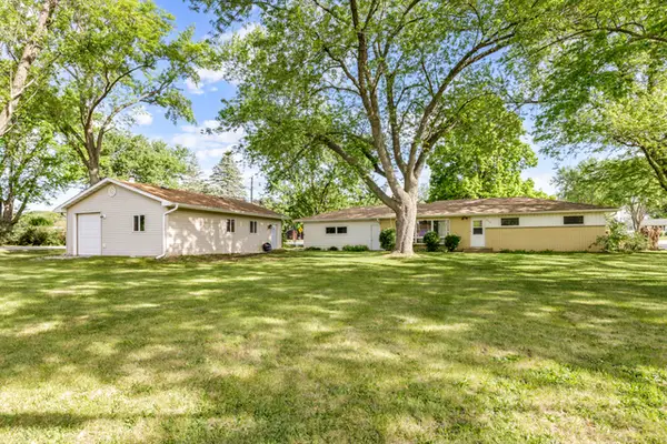 7624 Howe Road, Wonder Lake, IL 60097