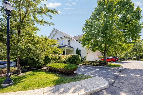 63 Woodcrest Lane #63, Danbury, CT 06810