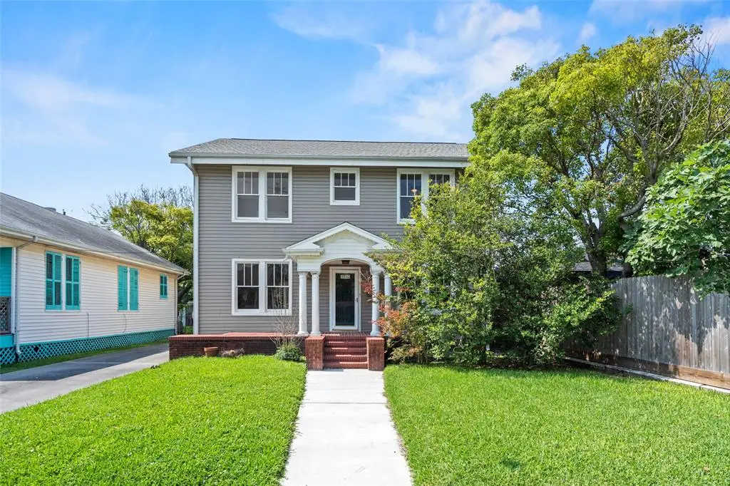 3910 Avenue R 1/2 Avenue, Galveston, TX 77550 - Image #1