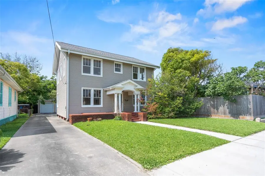 3910 Avenue R 1/2 Avenue, Galveston, TX 77550 - Image #2