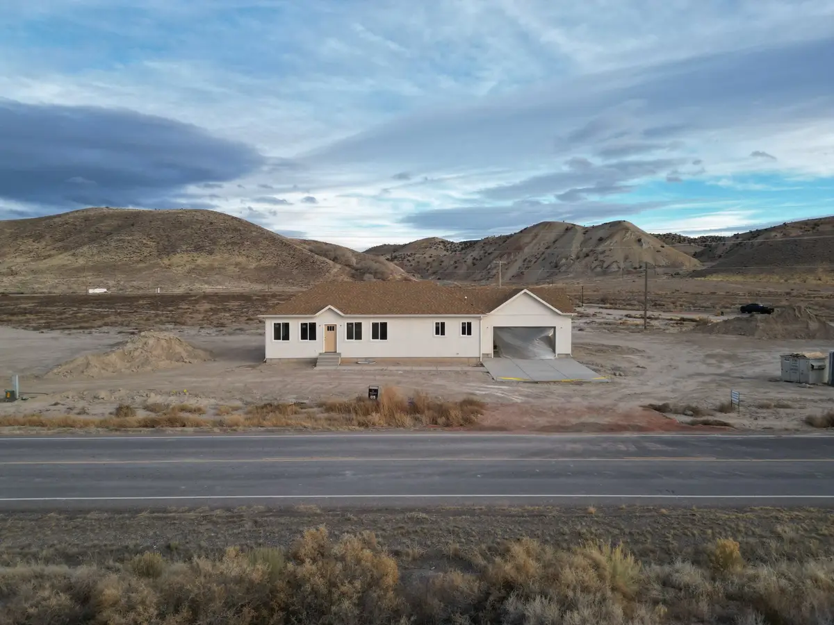 733 S Black Knoll Rd, Sigurd, UT 84657 - Image #1