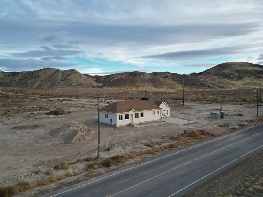 733 S Black Knoll Rd, Sigurd, UT 84657 - Image #2
