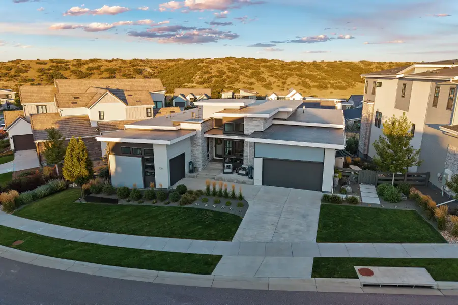 2212 Rim Ridge Dr, Castle Pines, CO 80108 - #2