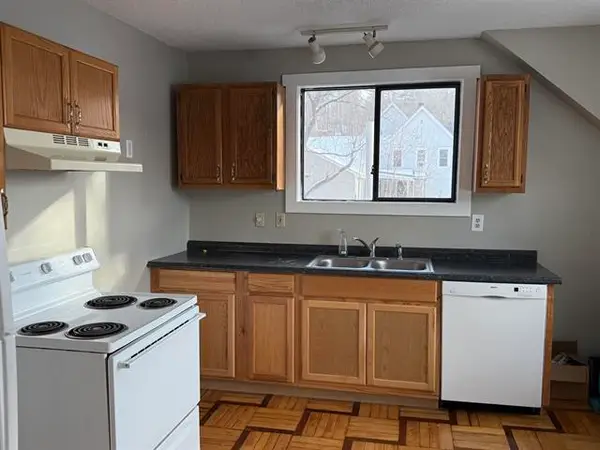 60 Elkins St, Franklin, NH 03235