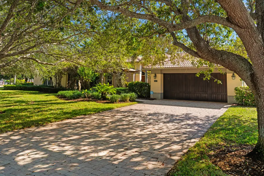 8840 Mariposa Court, Naples, FL 34113 - Image #3