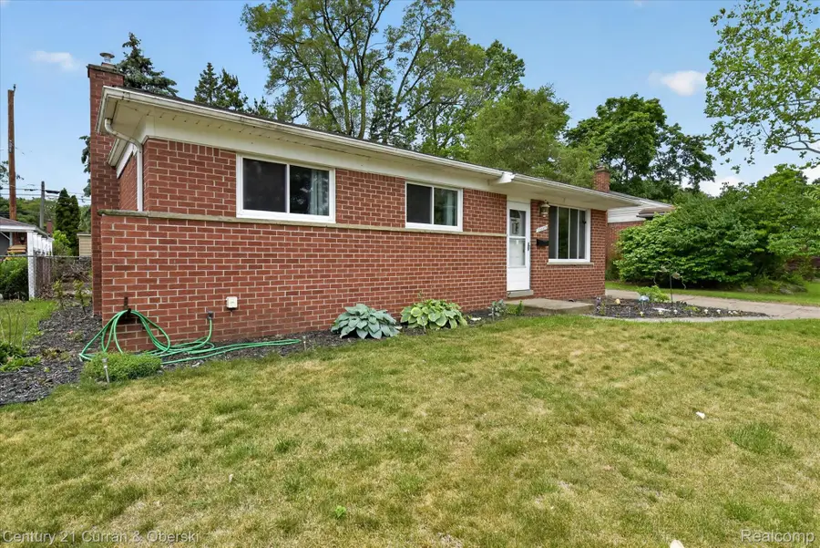 35669 Hees Street, Livonia, MI 48150 - #2