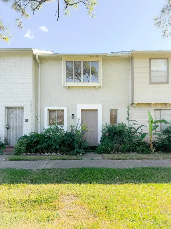 6551 S Briar Bayou Drive, Houston, TX 77072
