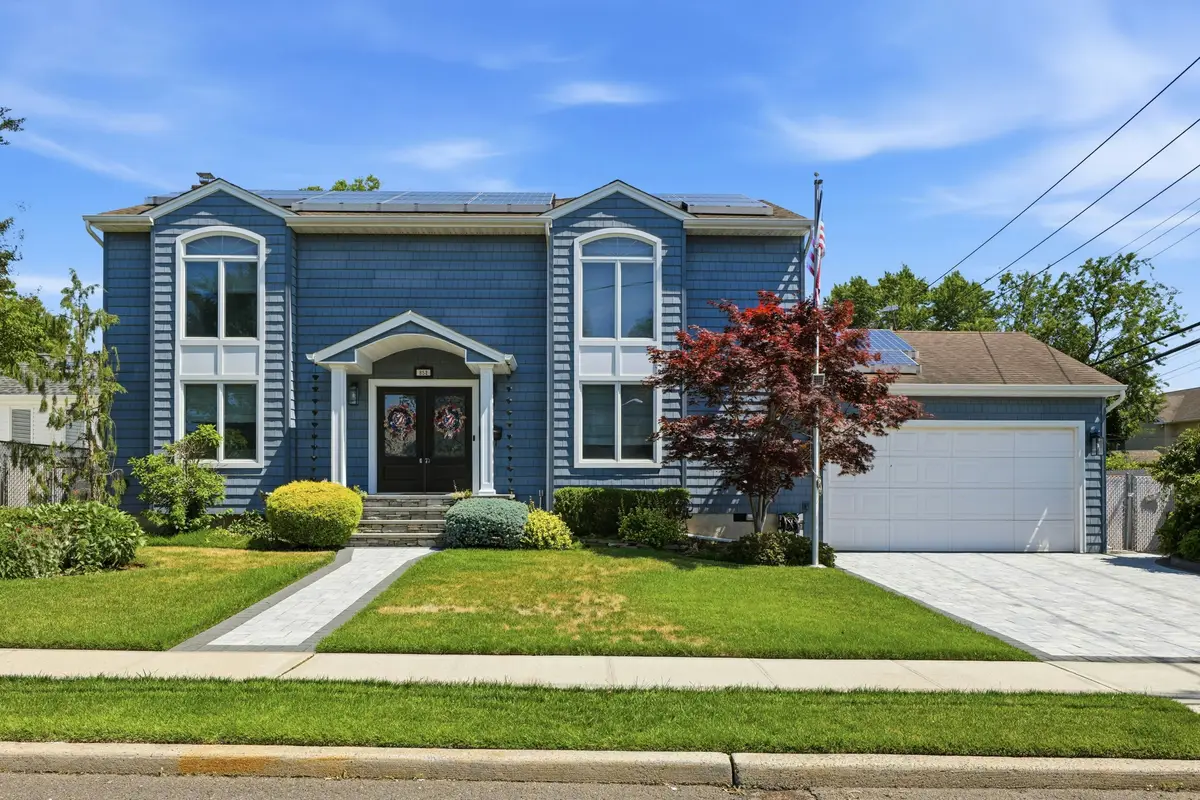 852 Jackson Avenue, Franklin Square, NY 11010 - #1