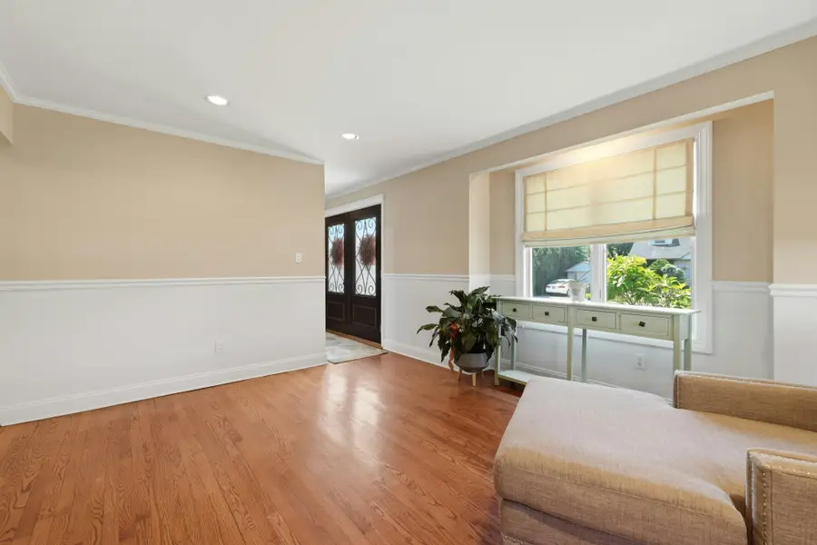 852 Jackson Avenue, Franklin Square, NY 11010 - #3