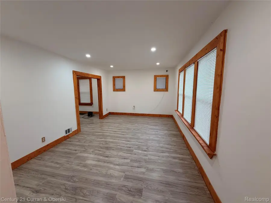 10008 Manor Street, Detroit, MI 48204 - #3