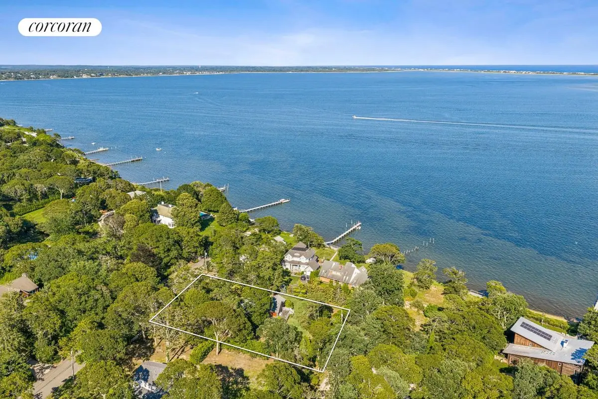 172 Bay Avenue E, Hampton Bays, NY 11946 - #1