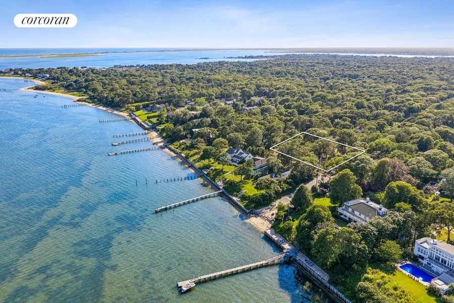 172 Bay Avenue E, Hampton Bays, NY 11946 - #3