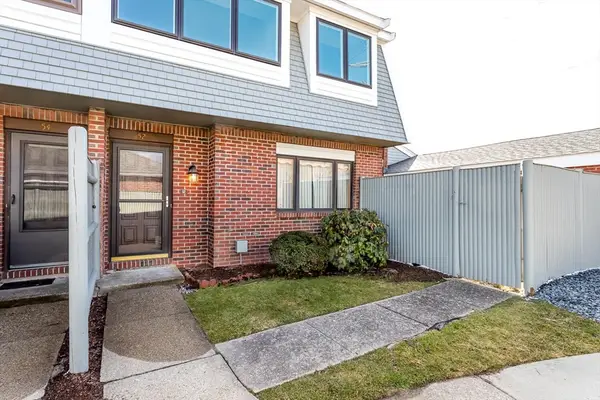 52 Rosewood Dr #52, Stoughton, MA 02072