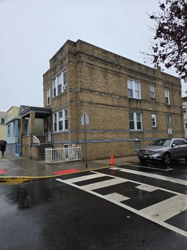 540 61st St #1, West New York, NJ 07093