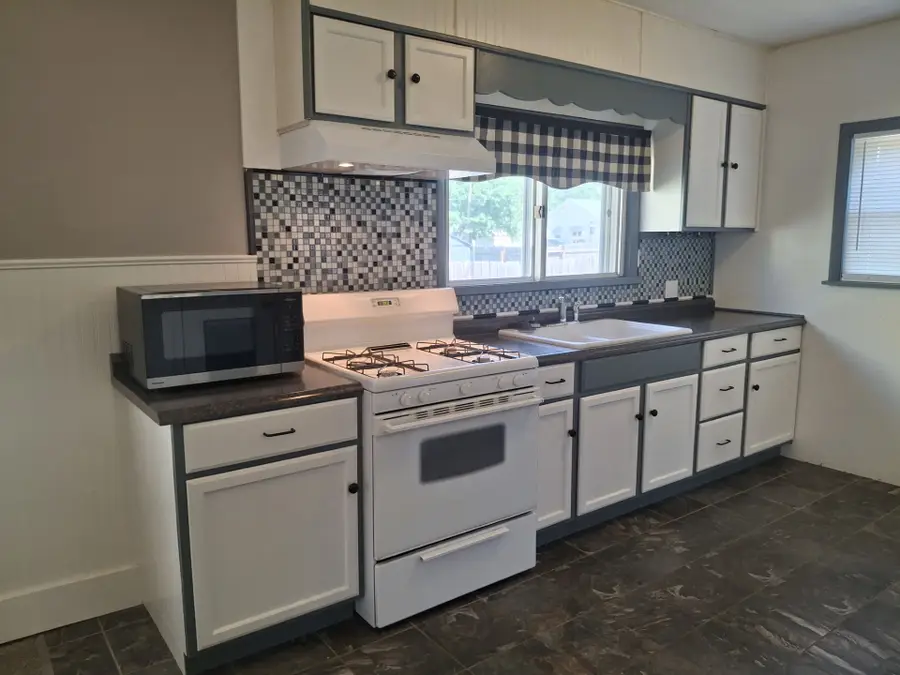 348 & 344 Albert Street, Creve Coeur, IL 61610 - #3