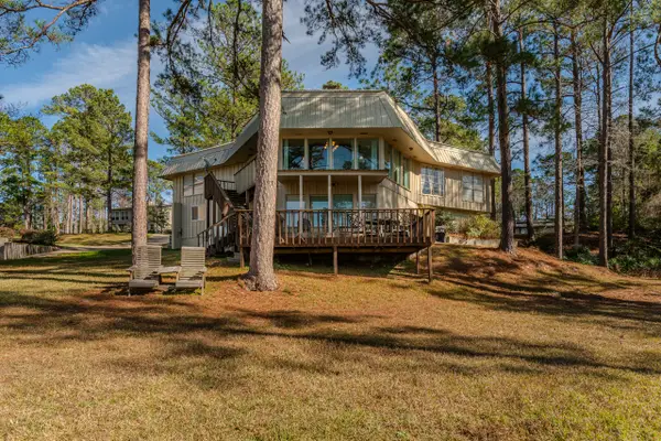 893 Lakeshore Drive, Brookeland, TX 75931