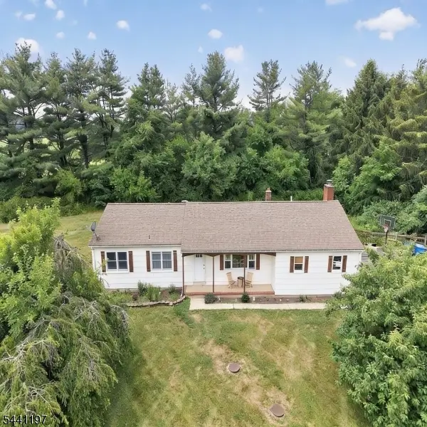 22 Sandra Rd, East Amwell Twp., NJ 08551