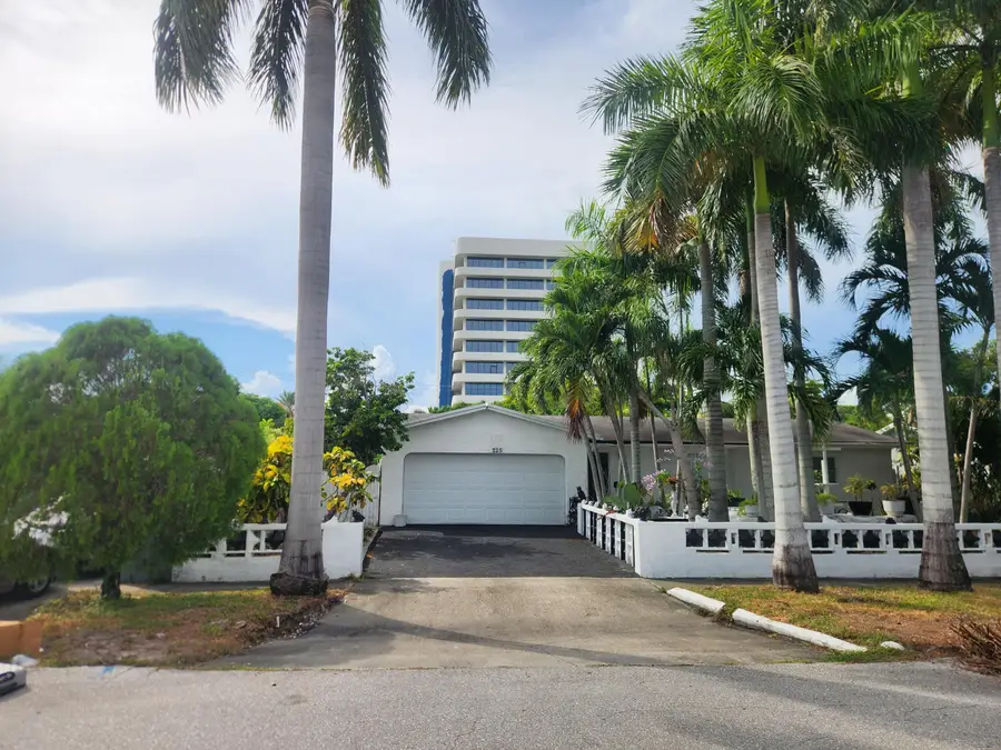 225 S Sequoia Drive, West Palm Beach, FL 33409 - #2