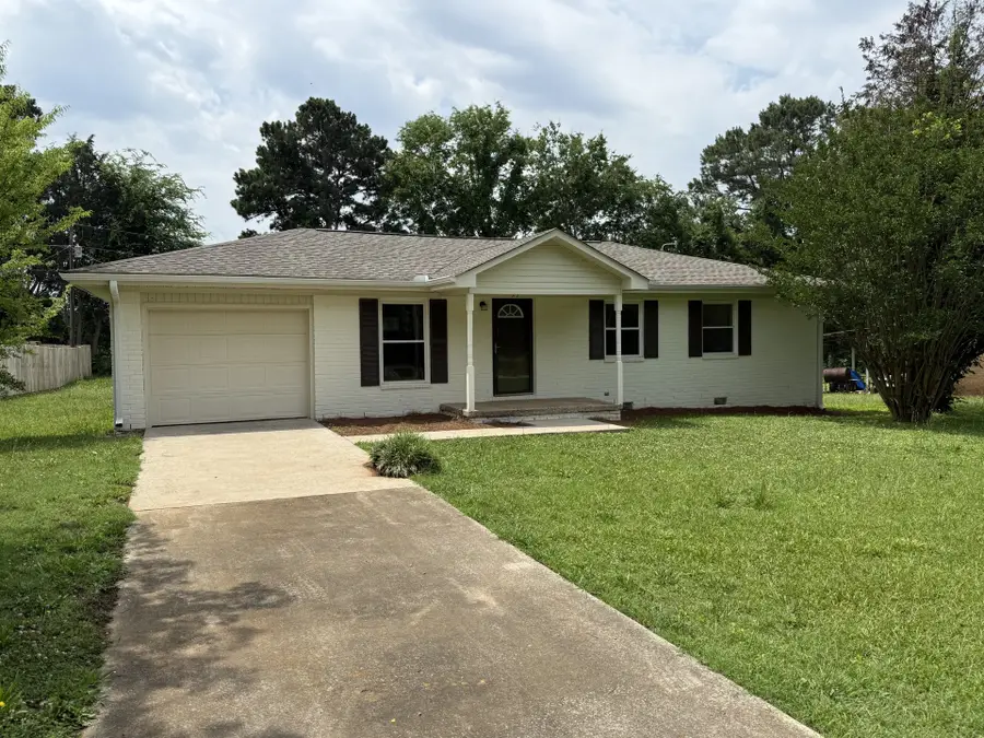 373 Chandler Dr, Florence, AL 35633 - #2