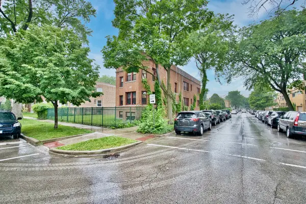 2437 W North Shore Avenue , 2, Chicago, IL 60645