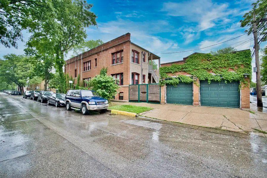 2437 W North Shore Avenue , 2, Chicago, IL 60645 - #2