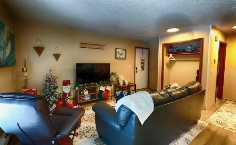 638 OUIDA WAY, North Pole, AK 99705 - #3