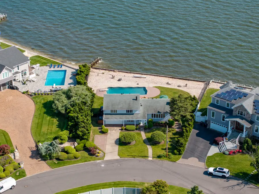 167 Secatogue Lane W, West Islip, NY 11795 - Image #3