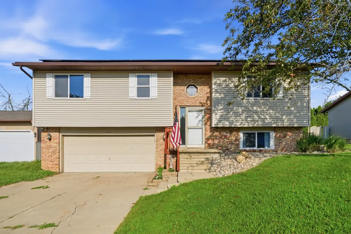 3210 7th Street, Marion, IA 52302 - #1