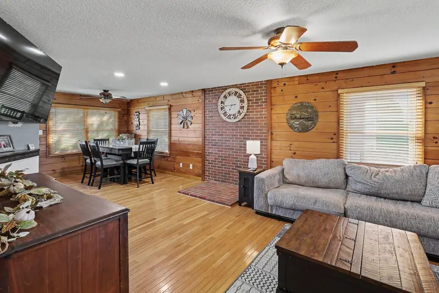 1080 150th Avenue, Knoxville, IA 50138 - #2
