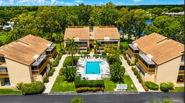 3037 Willow Green Drive #12, SARASOTA, FL 34235