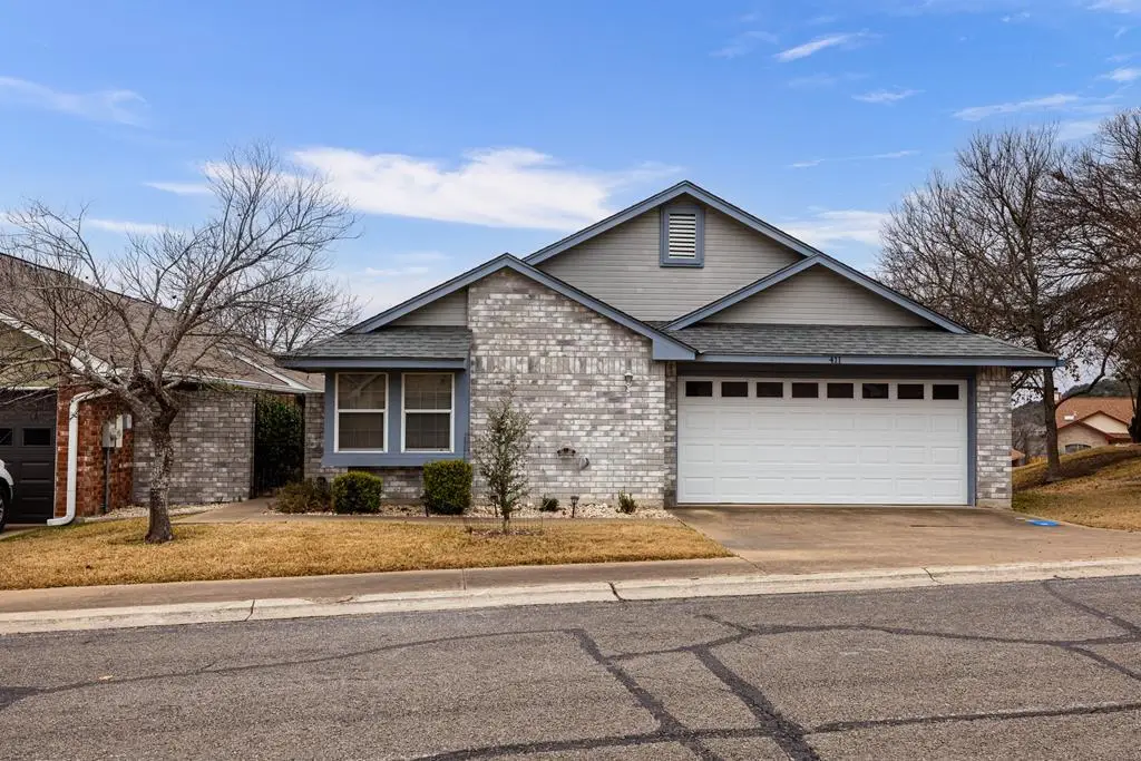 411 Fitch, Kerrville, TX 78028 - #1