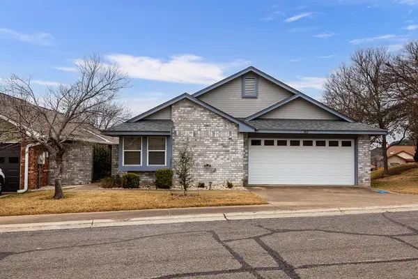 411 Fitch, Kerrville, TX 78028