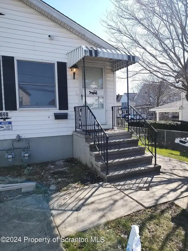 728 E Drinker Street #A, Dunmore, PA 18512