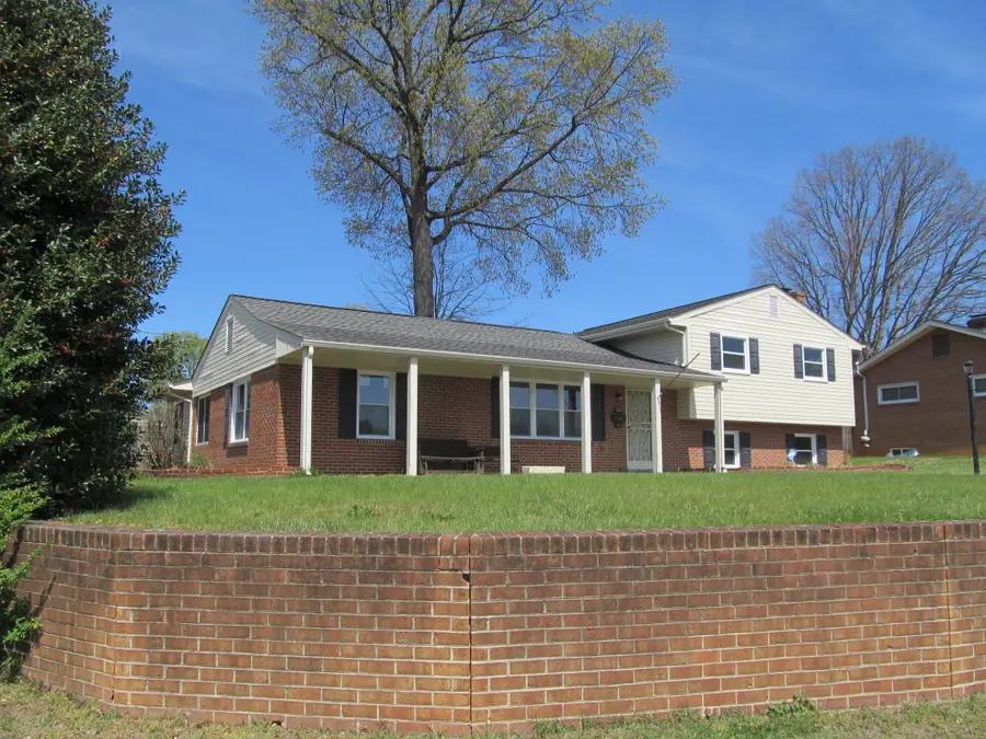 3402 Crittendon Ave Nw, Roanoke, VA 24012 - #3
