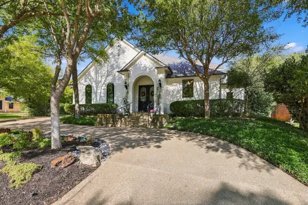 700 Glen Abbey Drive, Mansfield, TX 76063