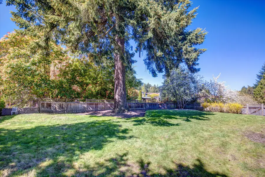 3015 Hunts Point Circle, Hunts Point, WA 98004 - #3